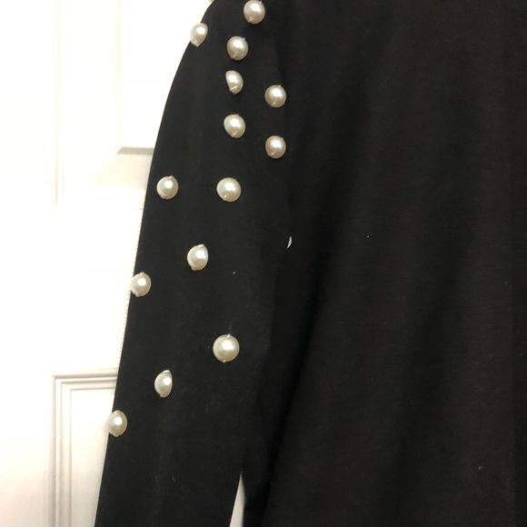 Black sweater with pearl on sleeves - Picture 2 of 4